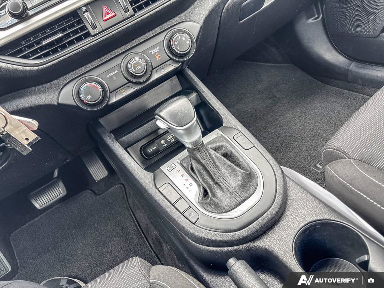 Kia Forte 3KPF24AD8ME321696 2021 Gris Mirabel - photo #20
