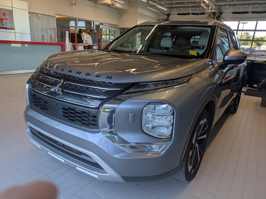 2023 Mitsubishi Outlander SEL AWD Grey