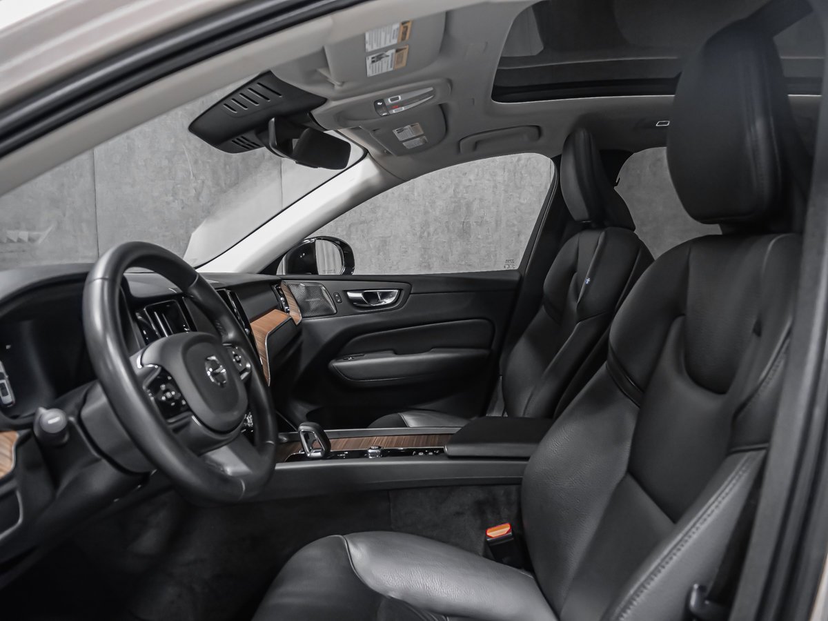 2023 Volvo XC60 B6 PLUS DARK CLIMAT HARMAN KARDON Purple Montreal - photo #11