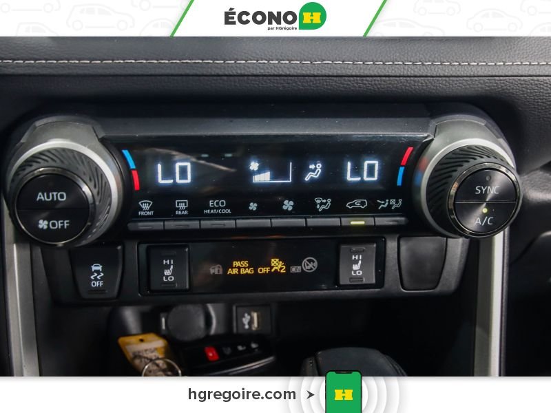 2024 Toyota Rav 4 White Blainville - photo #12