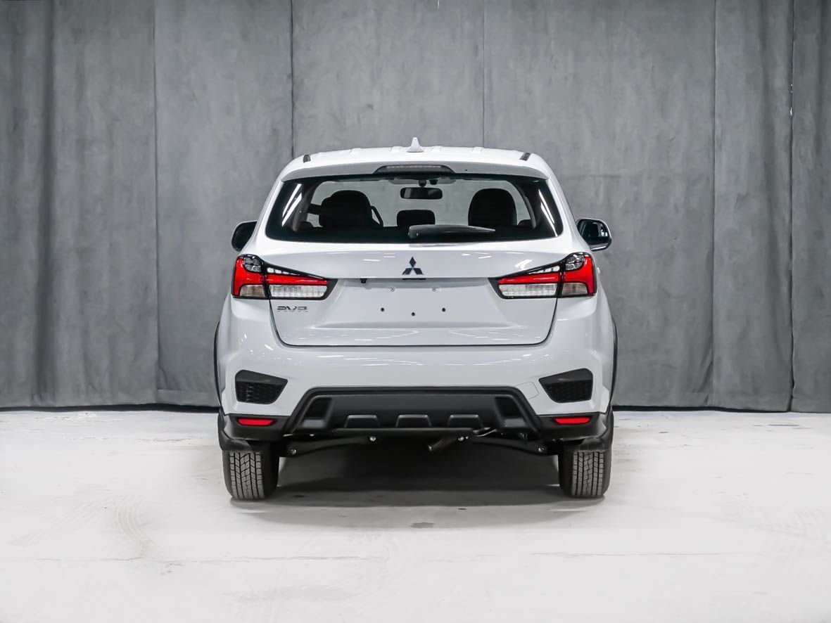 2027 Mitsubishi RVR ES White Diamond Montreal - photo #4