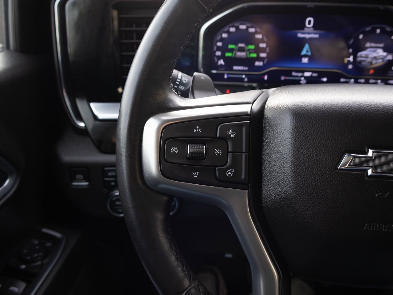 2024 Chevrolet Silverado 1500 4WD Crew Cab 147 RST White Sherwood Park - photo #19