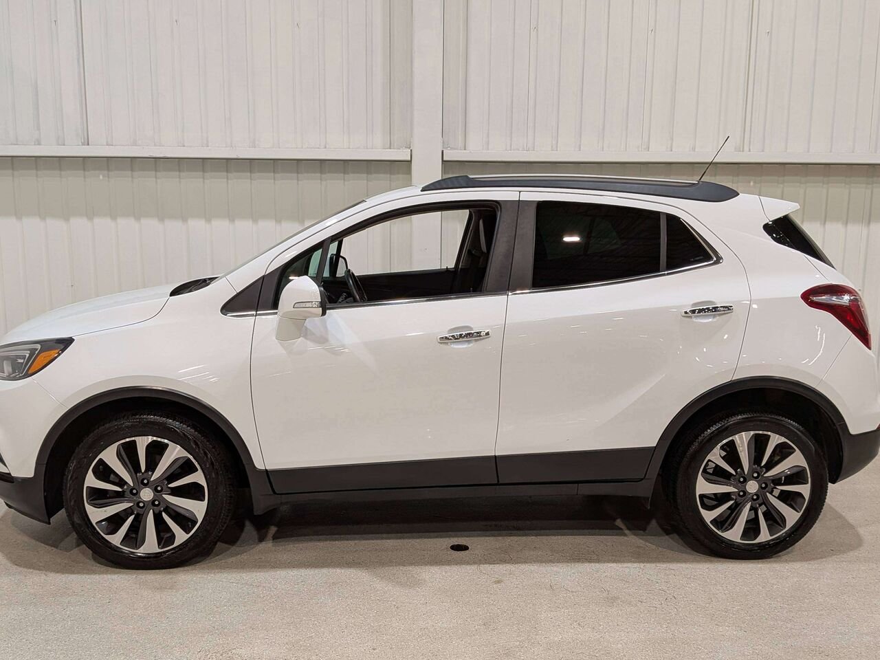 2018 Buick Encore FWD 4dr Essence White Val-David - photo #8
