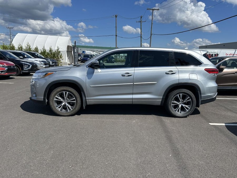 Toyota Highlander LE Awd, Démarreur à distance, 7 passagers 2017 Argent