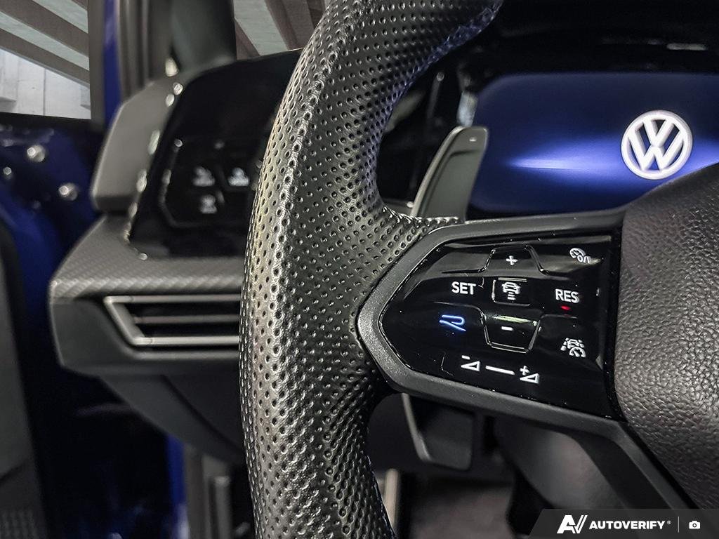 2022 Volkswagen Golf R 2601628A | DSG Blue Edmonton - photo #13