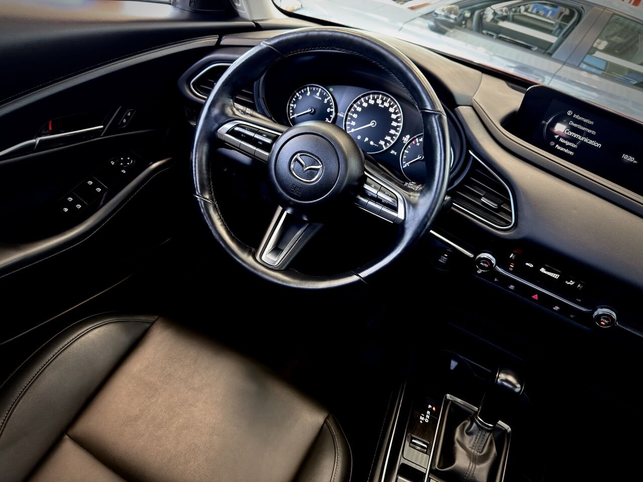 2022 Mazda CX-30 Red Notre-Dame-des-Prairies - photo #18