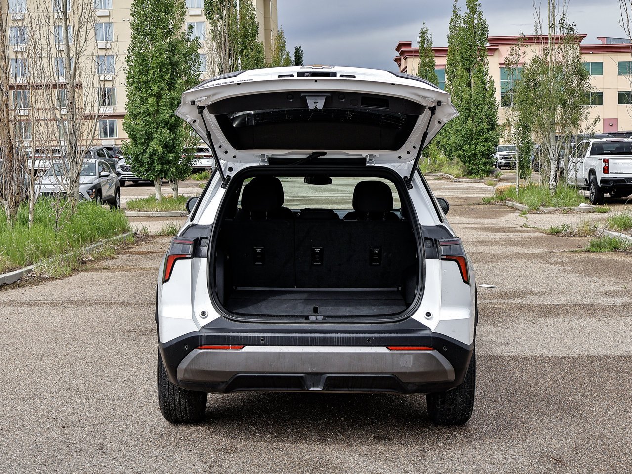 2026 Chevrolet Equinox AWD 4dr LT w/2LT White Sherwood Park - photo #12