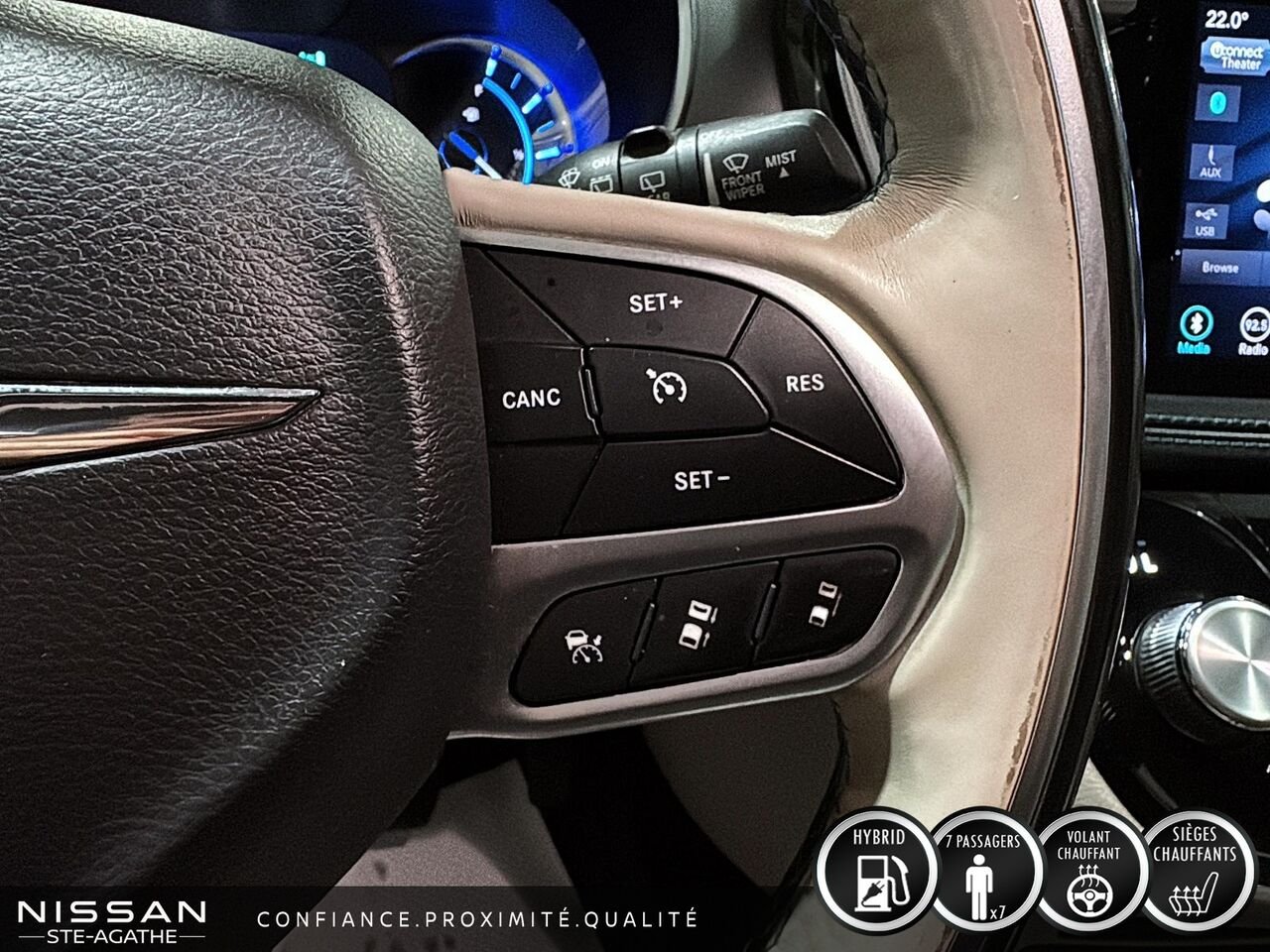 Chrysler Pacifica Hybrid 2018 Gris Ste-Agathe des Monts - photo #19