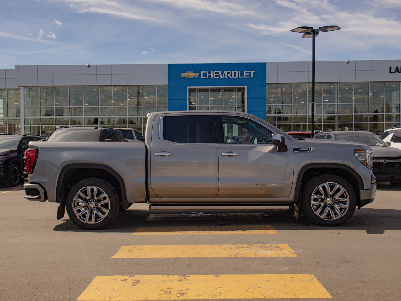 2025 GMC Sierra 1500 4WD Crew Cab 147 Denali Grey Sherwood Park - photo #12