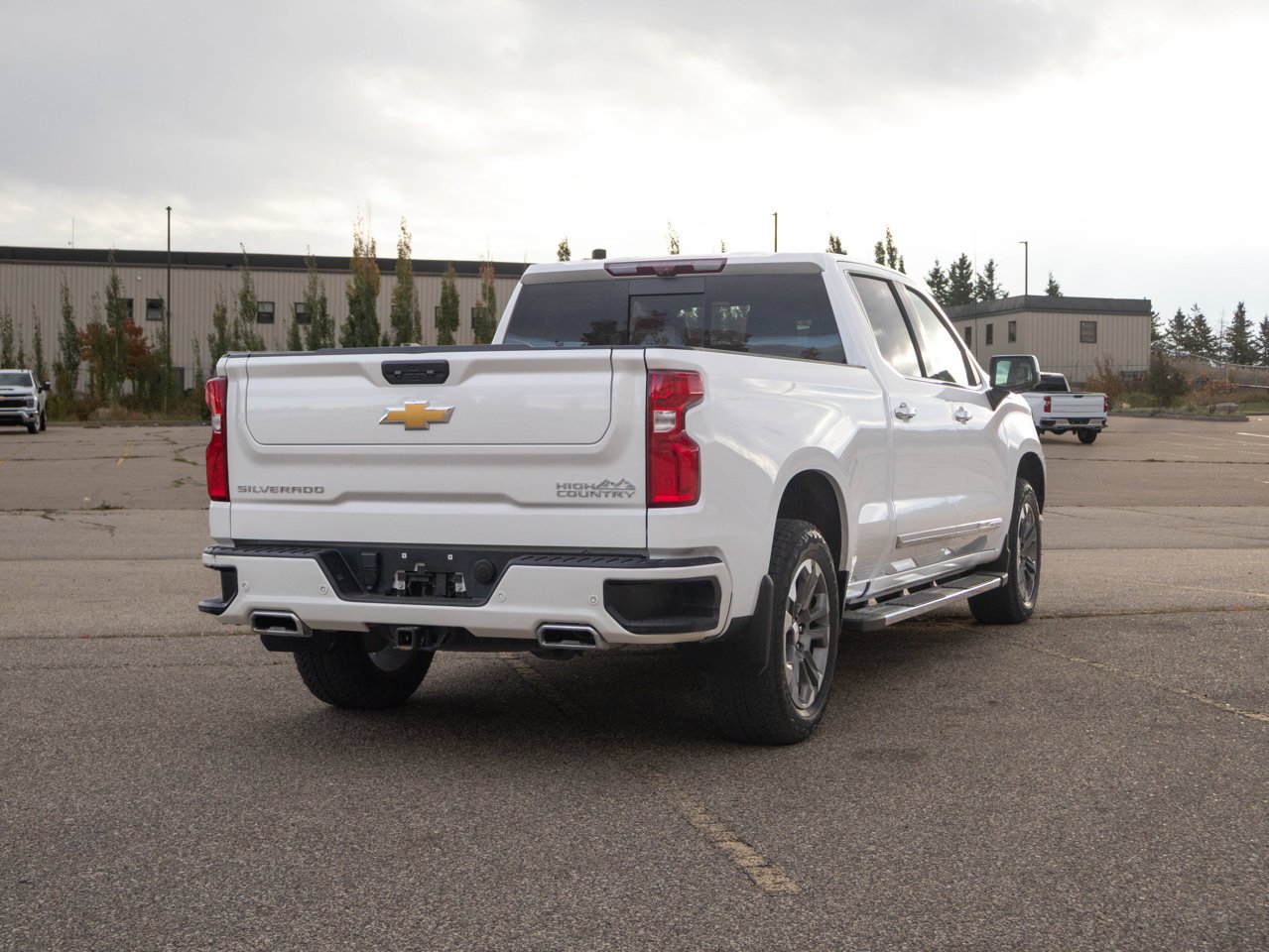 2024 Chevrolet Silverado 1500 4WD Crew Cab 147 High Country White Sherwood Park - photo #12