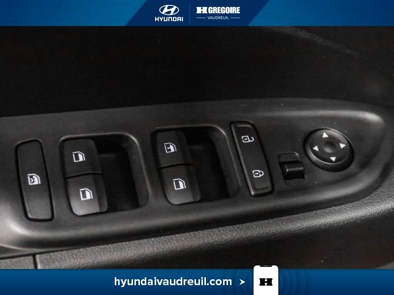 2026 Hyundai Venue Red Laval - photo #16