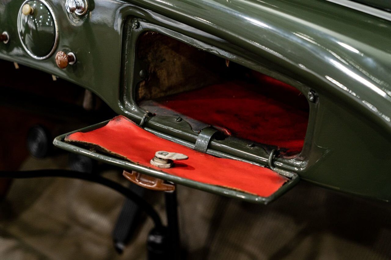 Ford Model 48 Phaeton PRIX EN USD | Beautifully presented in original condition 1936 Vert Montréal - photo #82