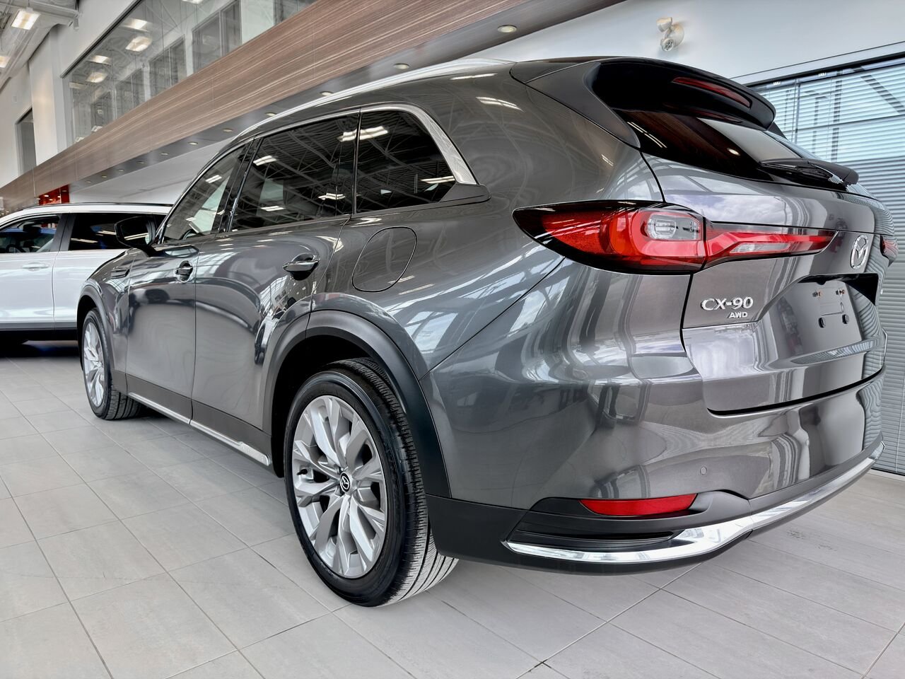2024 Mazda CX-90 hybride léger Black Notre-Dame-des-Prairies - photo #8