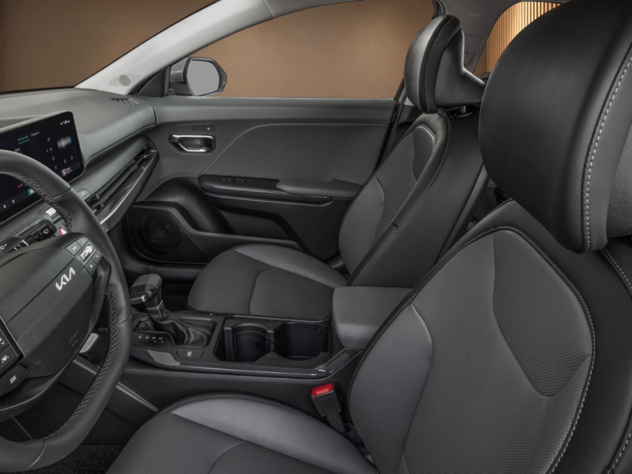 2026 Kia K4 Snow White Pearl Nantes - photo #8