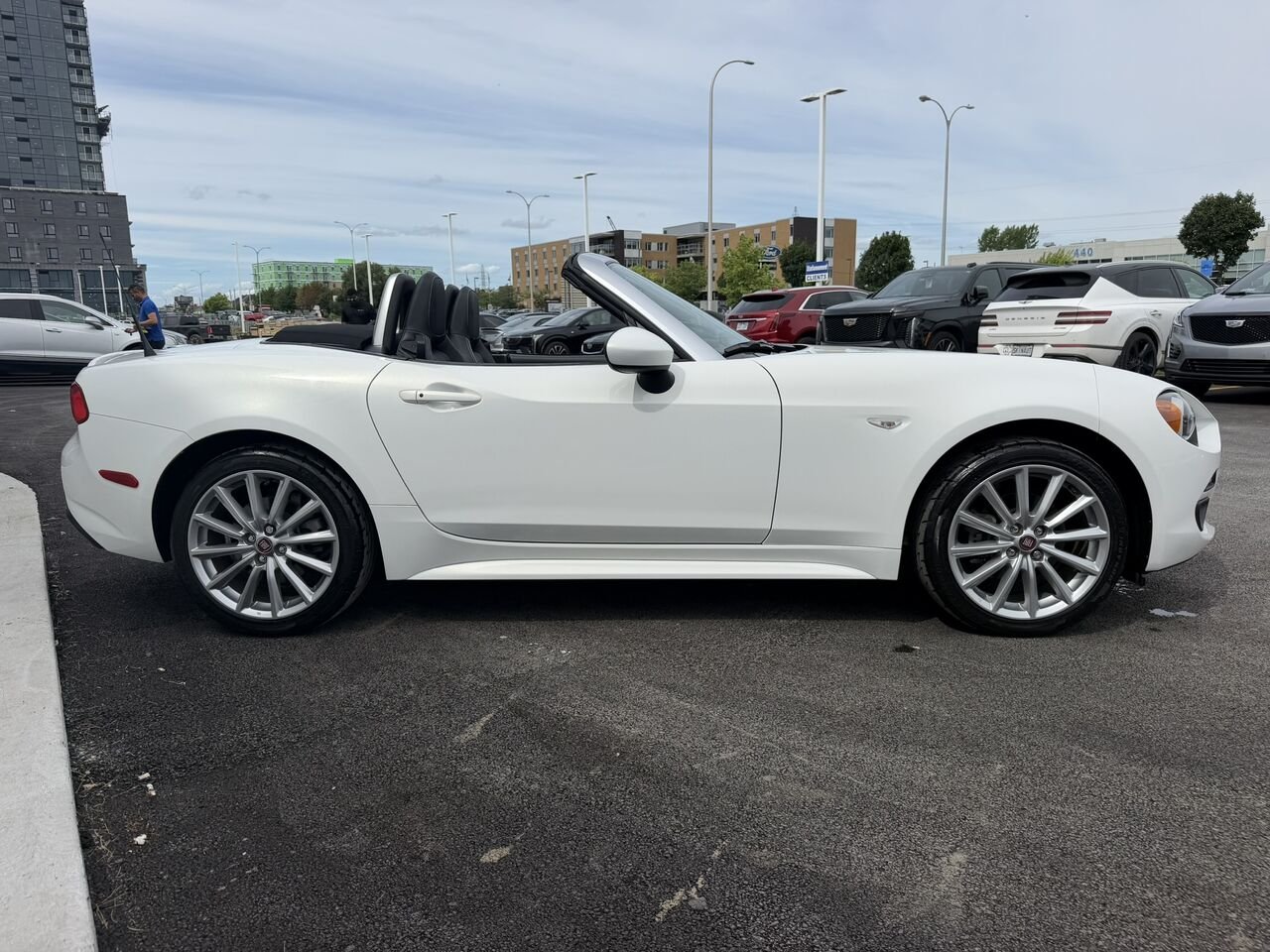 2017 FIAT 124 Spider LUSSO White Laval - photo #7