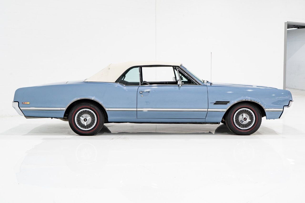 Oldsmobile 442 PRIX EN USD | Matching# 400cu.in. 4-Speed 1966 Bleu Montréal - photo #52