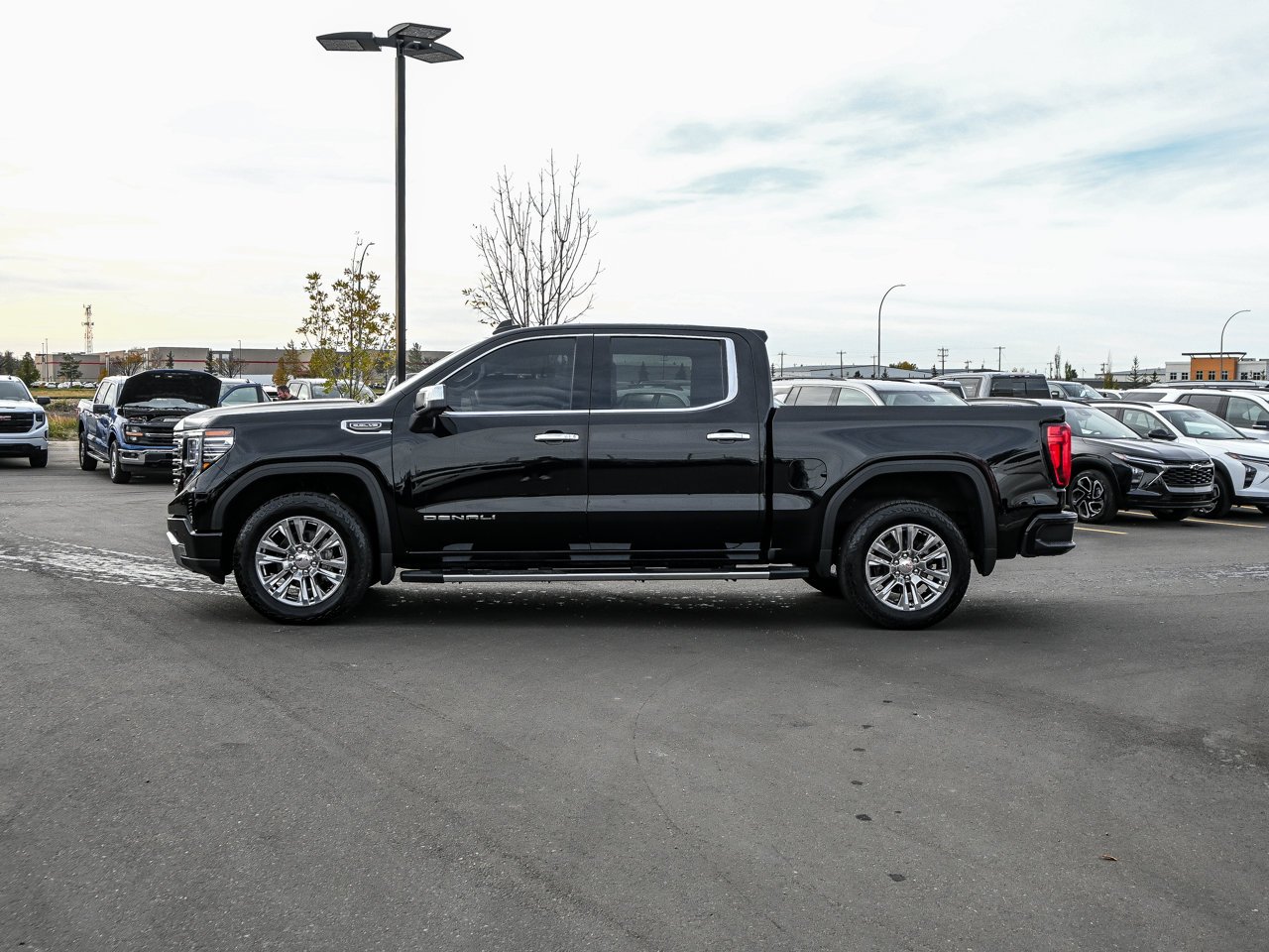 2023 GMC Sierra 1500 4WD Crew Cab 147 Denali Black Sherwood Park - photo #9