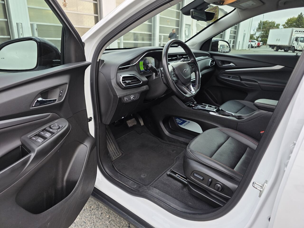 Chevrolet Bolt EUV Premier 2023 Blanc Rouyn-Noranda - photo #10