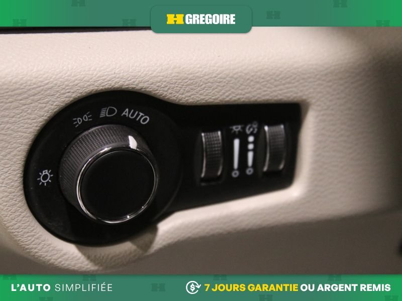 2023 Chrysler Grand Caravan White Blainville - photo #16