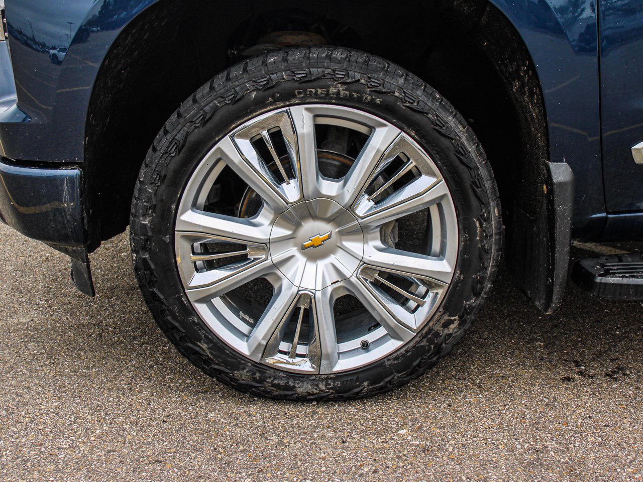 2022 Chevrolet Silverado 1500 4WD Crew Cab 147 High Country Blue Sherwood Park - photo #11