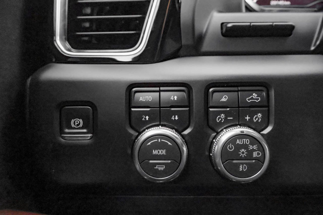 2025 GMC Sierra 1500 4WD Crew Cab 147 Denali Ultimate Grey Sherwood Park - photo #18