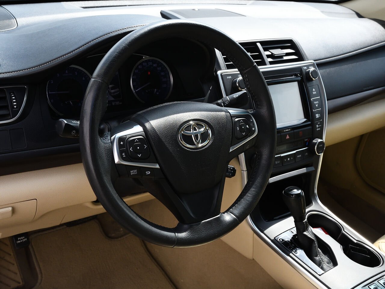 2017 Toyota Camry Berline, XLE Beige Saint-Hyacinthe - photo #11