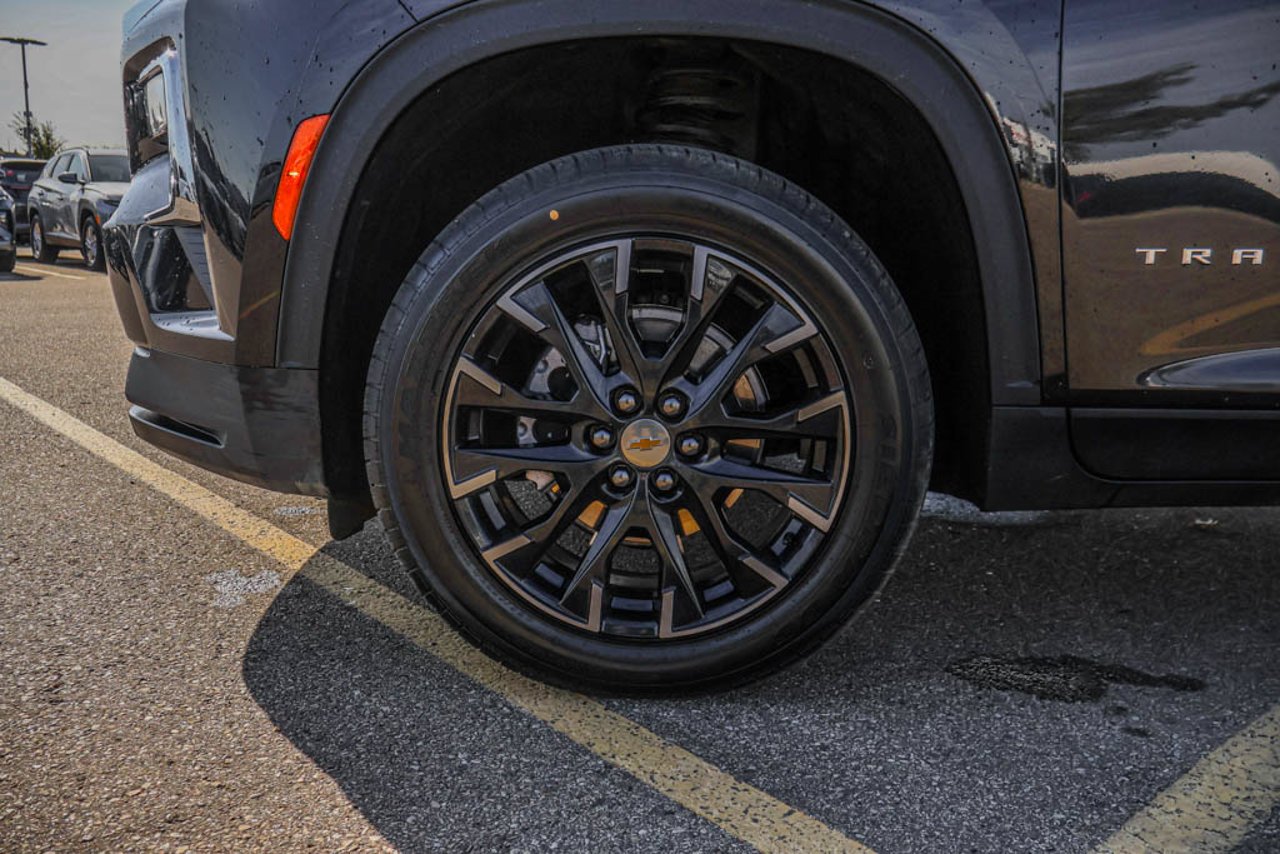 2025 Chevrolet Traverse AWD 4dr LT Black Sherwood Park - photo #12