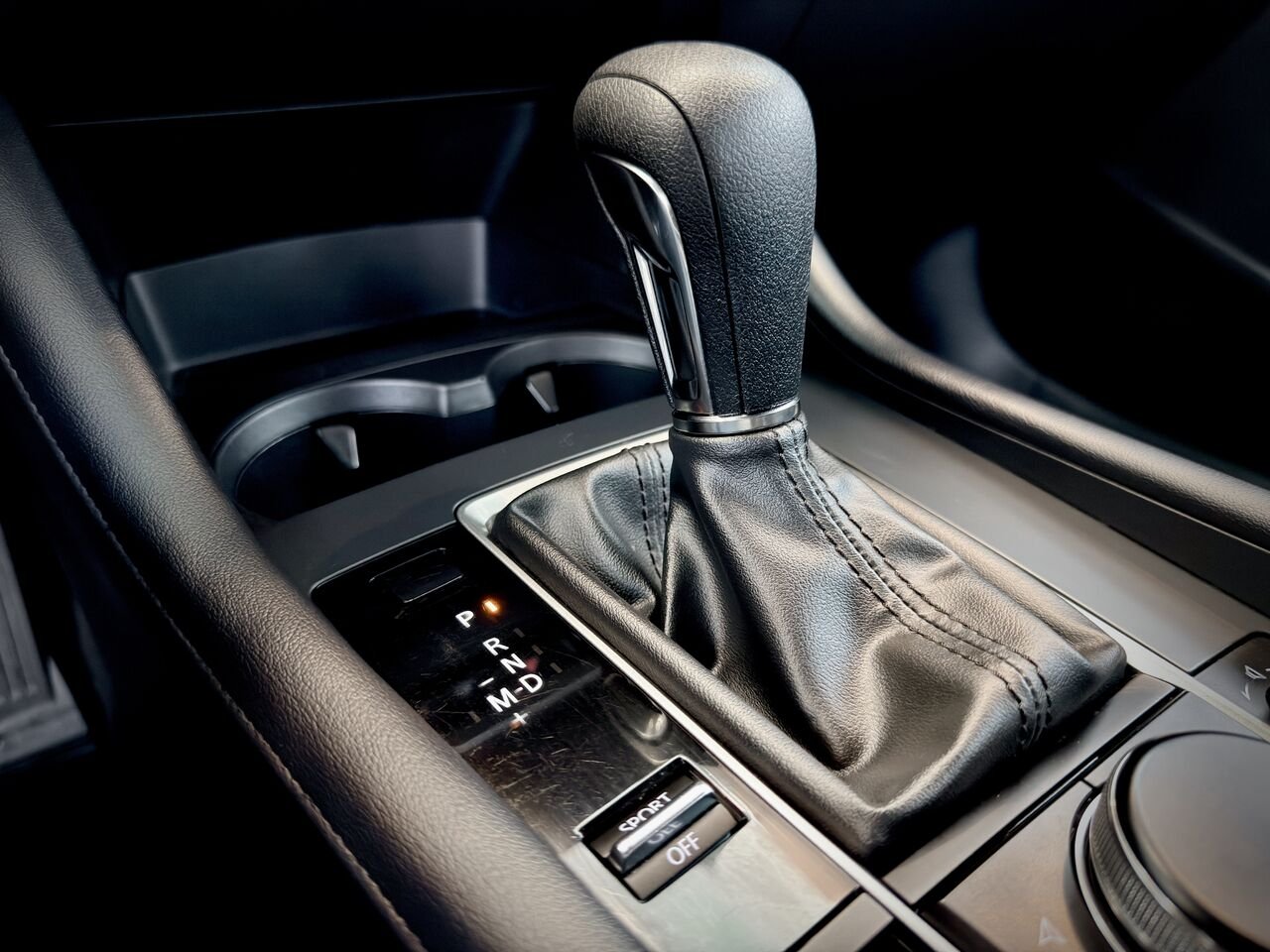 2022 Mazda Mazda3 Sport Grey Notre-Dame-des-Prairies - photo #27