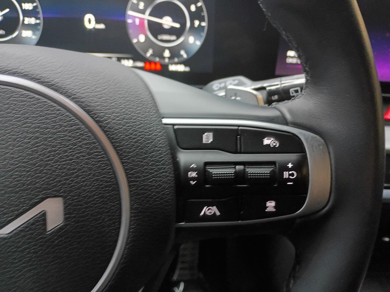 2025 Kia Sportage Grey Blainville - photo #25