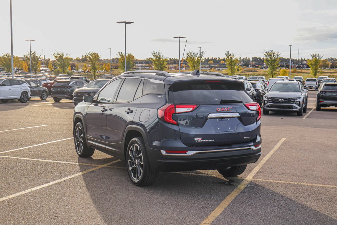 2022 GMC Terrain AWD 4dr SLT Blue Sherwood Park - photo #5