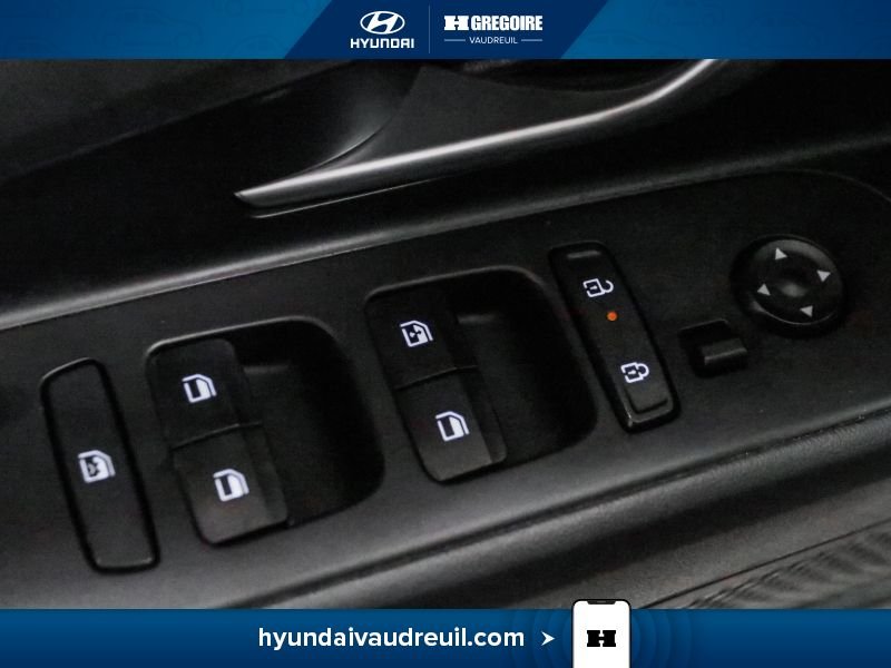 2024 Hyundai Elantra Grey Blainville - photo #16