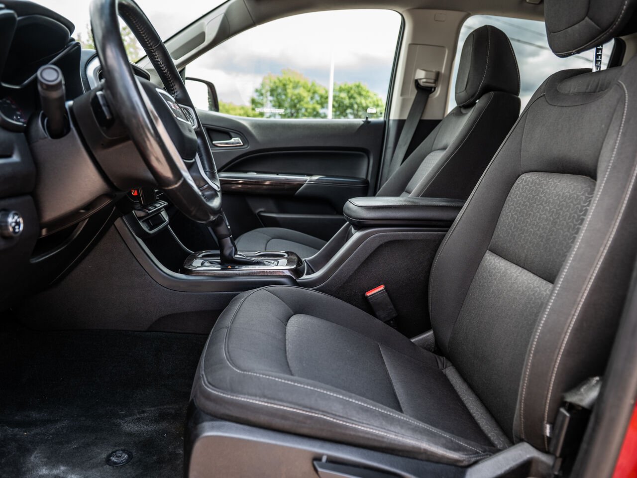 2016 GMC Canyon Red Sainte-Julienne - photo #9