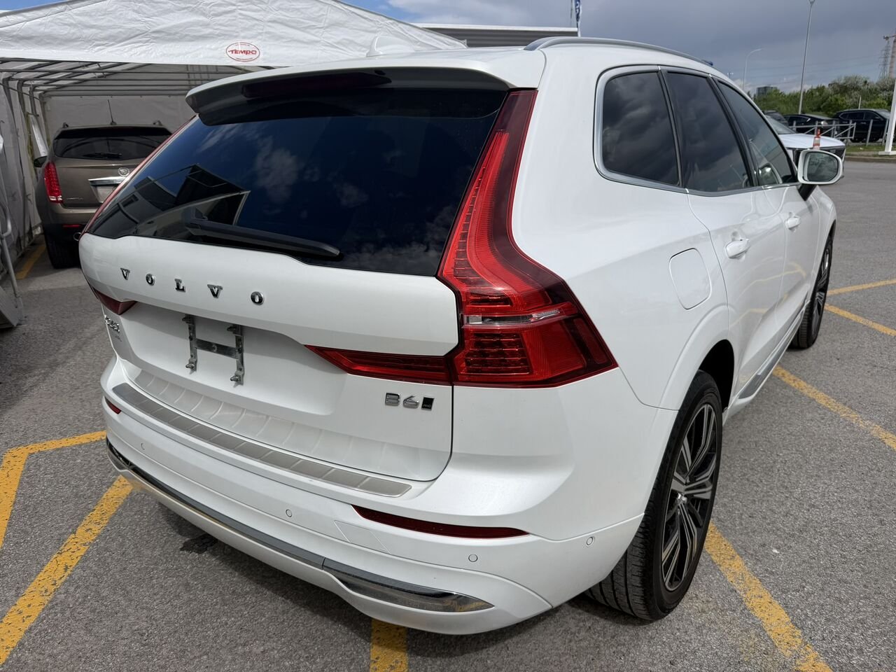 2023 Volvo XC60 B6 Ultimate AWD White Laval - photo #13