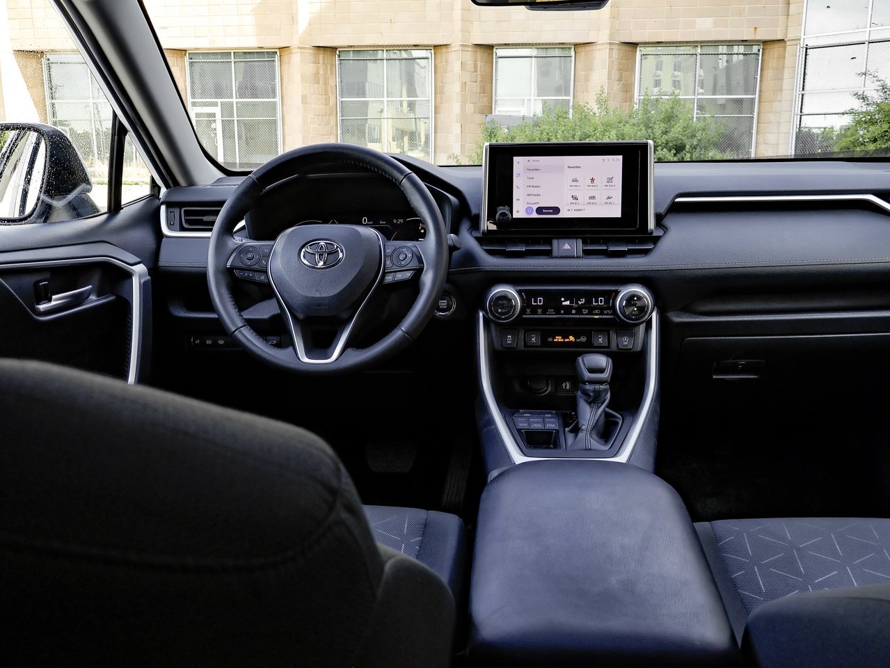 2024 Toyota RAV4 XLE AWD White Sherwood Park - photo #27