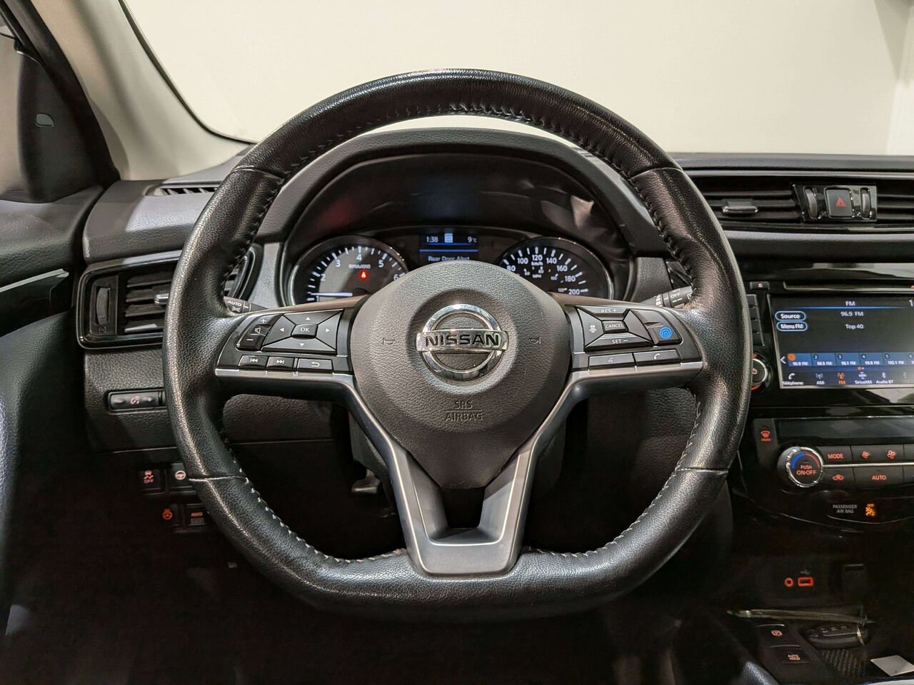 2023 Nissan Qashqai AWD SV CVT Grey Val-David - photo #12