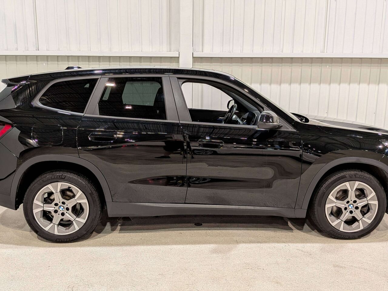 2023 BMW X1 xDrive28i Sports Activity Vehicle Black Val-David - photo #7