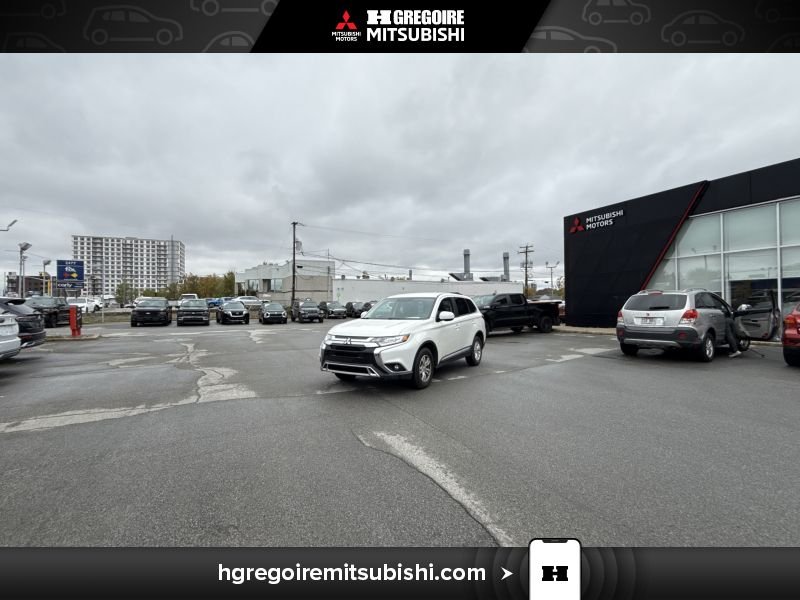 2020 Mitsubishi Outlander ES *AWD * A partir 0.9% * Mags Camera White