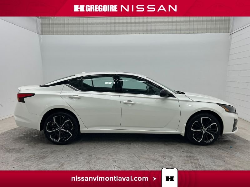 Nissan Altima SR CARPLAY awd CAMERA a partir de 2.99% 2025 Blanc