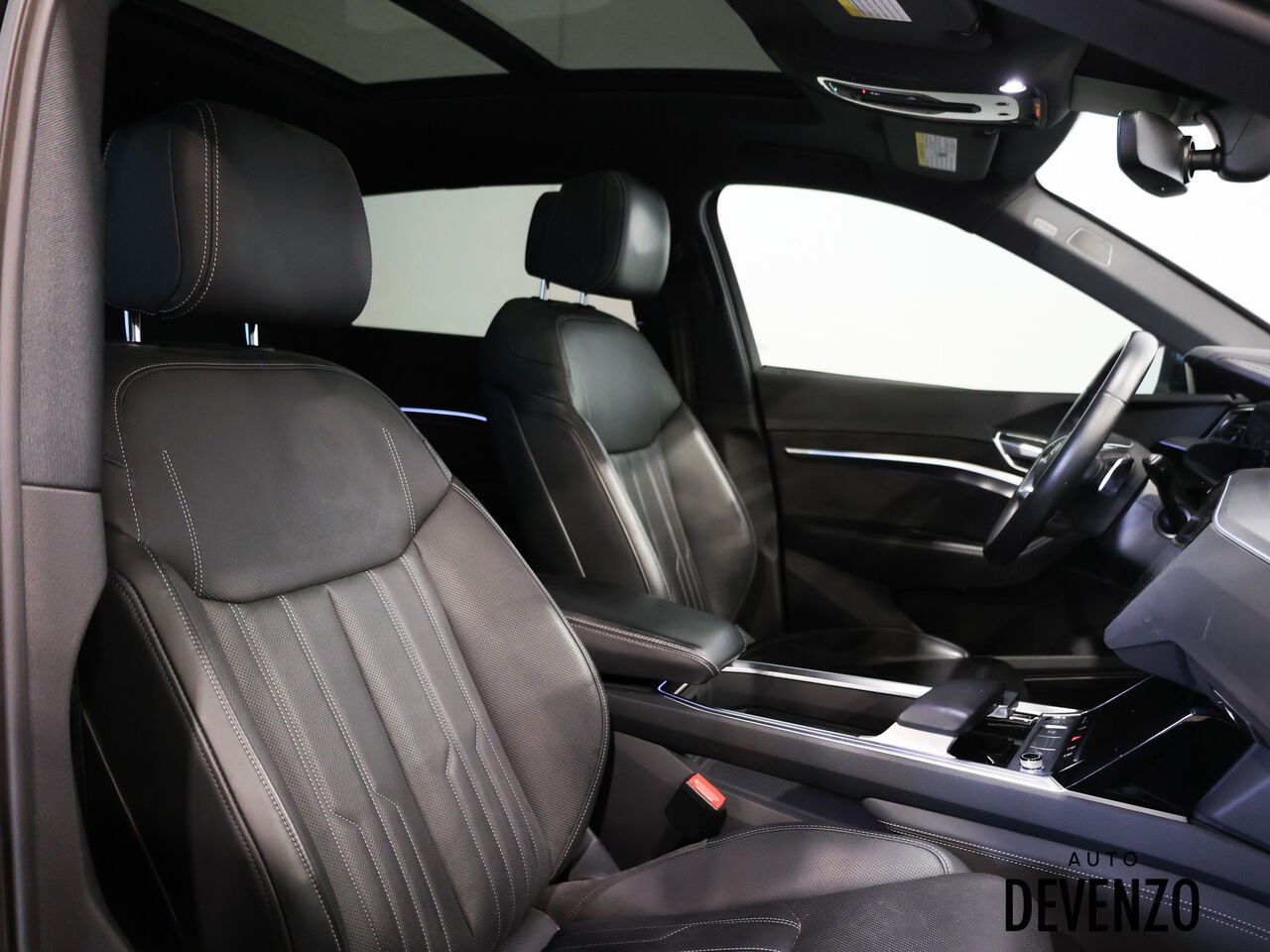 2019 Audi e-tron Black Saint-Eustache - photo #8