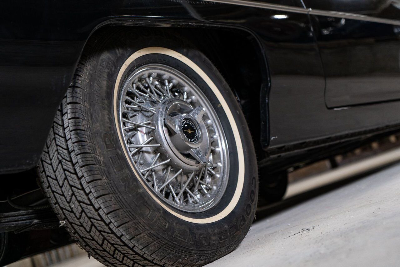 Ford Thunderbird **PRICE IN USD** Roadster project car Extremely rare 1962 Noir Montréal - photo #49