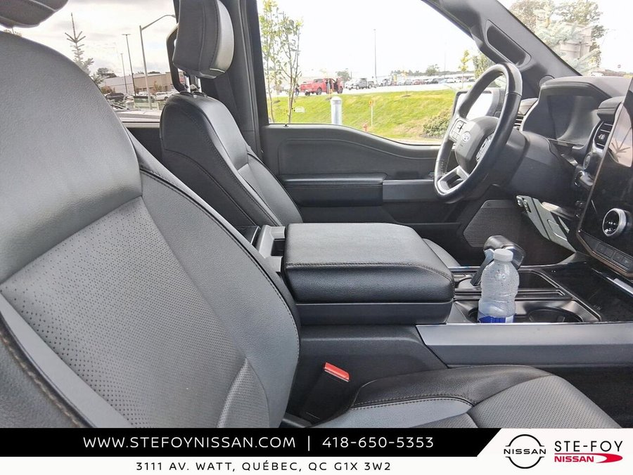 Ford F-150 Lightning LARIAT STANDARD RANGE LARIAT cabine SuperCrew 4RM caisse de 5,5 pi 2023 Noir