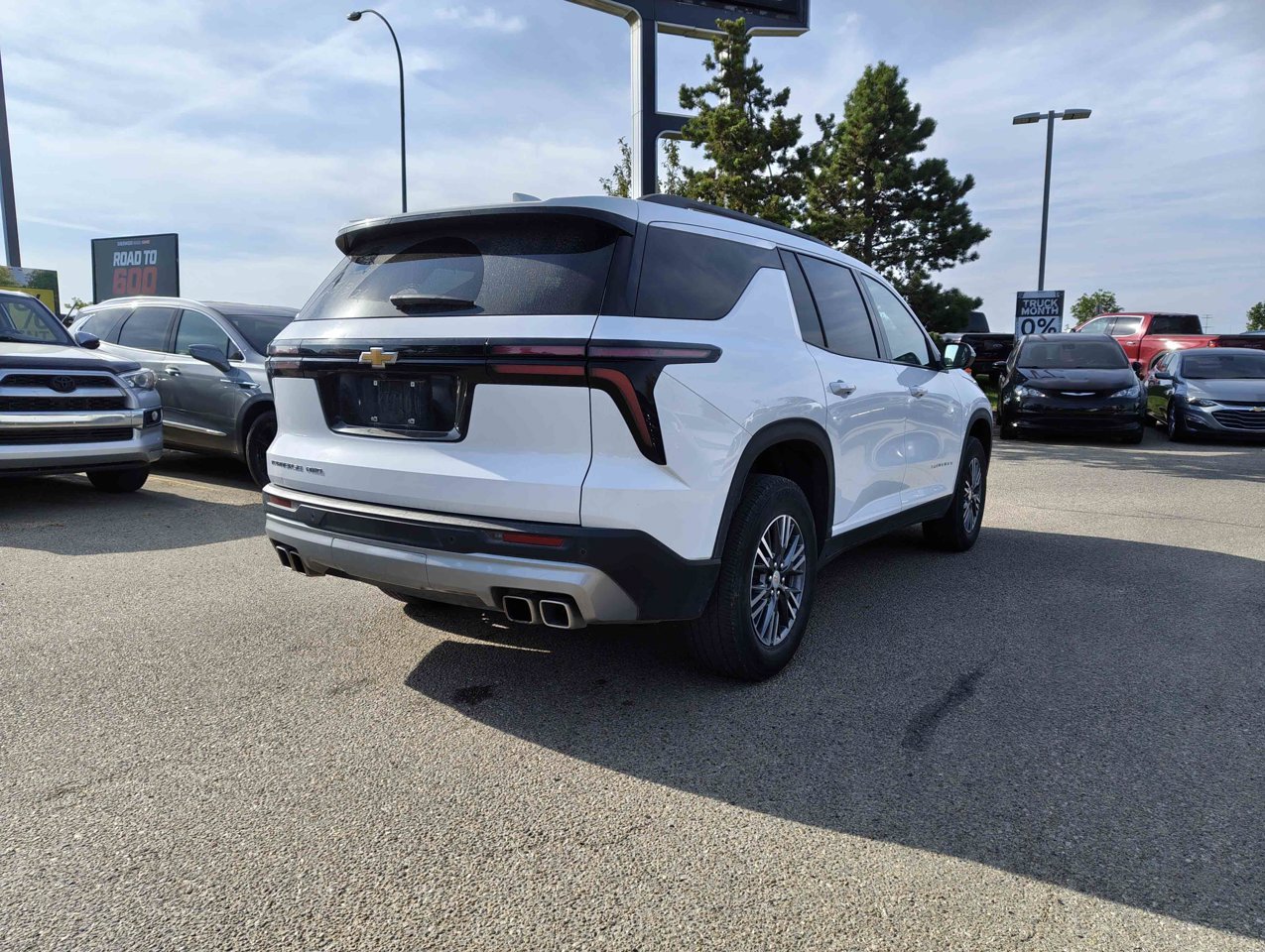 2025 Chevrolet Traverse AWD 4dr LT White Sherwood Park - photo #5