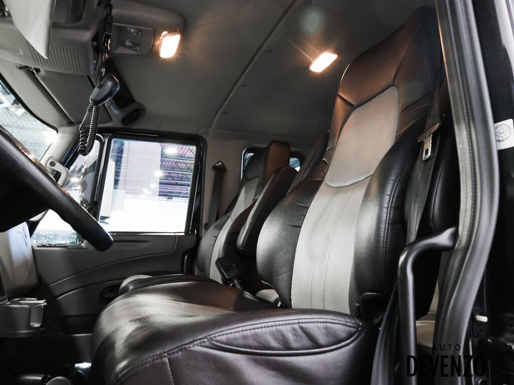 International TerraStar RV Hauler 6.4L Diesel MAXXFORCE 2014 Noir Saint-Eustache - photo #17