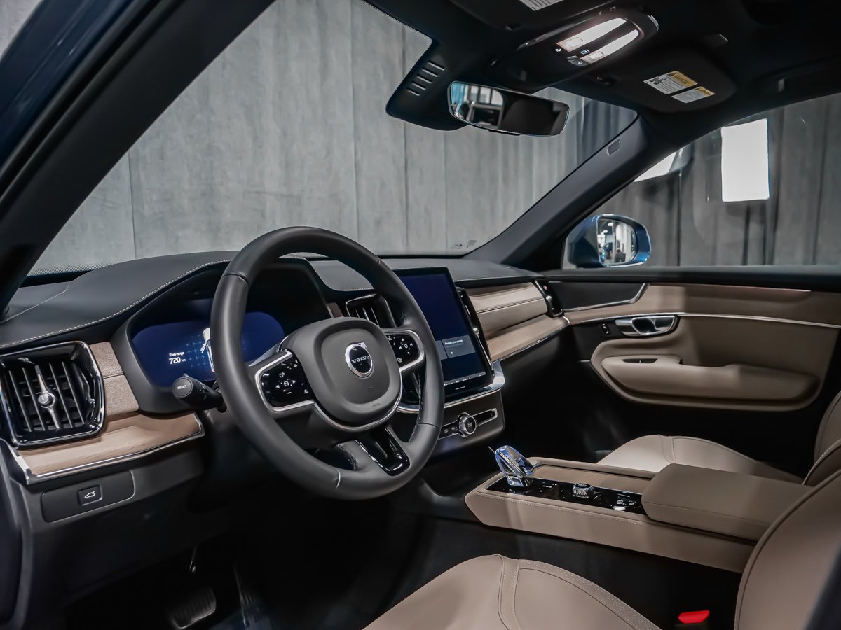 Volvo XC90 B6 CORE BRIGHT CLIMATE 2025 Bleu Montréal - photo #5