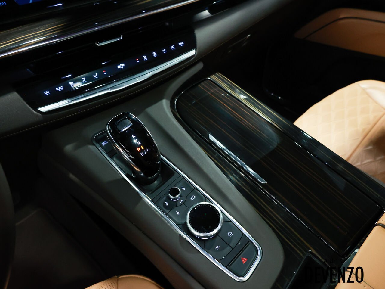2024 Cadillac Escalade White Saint-Eustache - photo #18