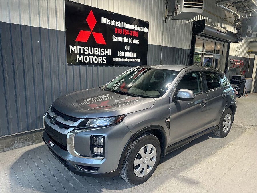 Mitsubishi RVR ES TA 2023 Gris
