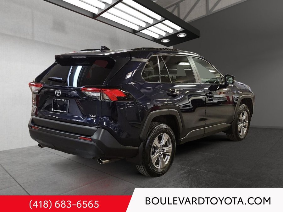 Toyota RAV4 XLE, AWD 2024 Bleu