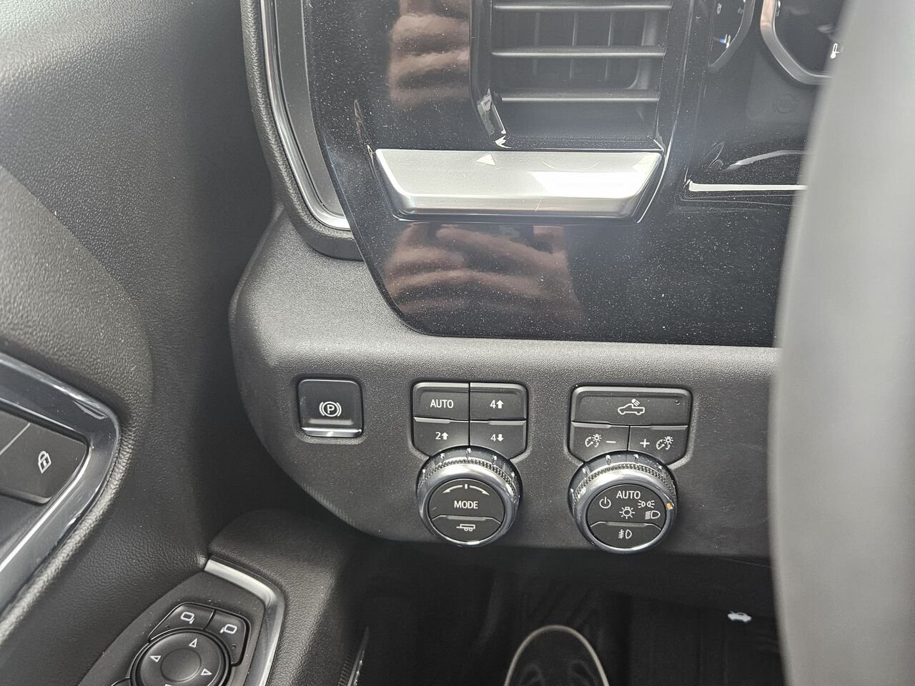 GMC Sierra 1500 Elevation cabine multiplace 4RM 157 po 2026 Blanc sommet Thetford Mines - photo #13
