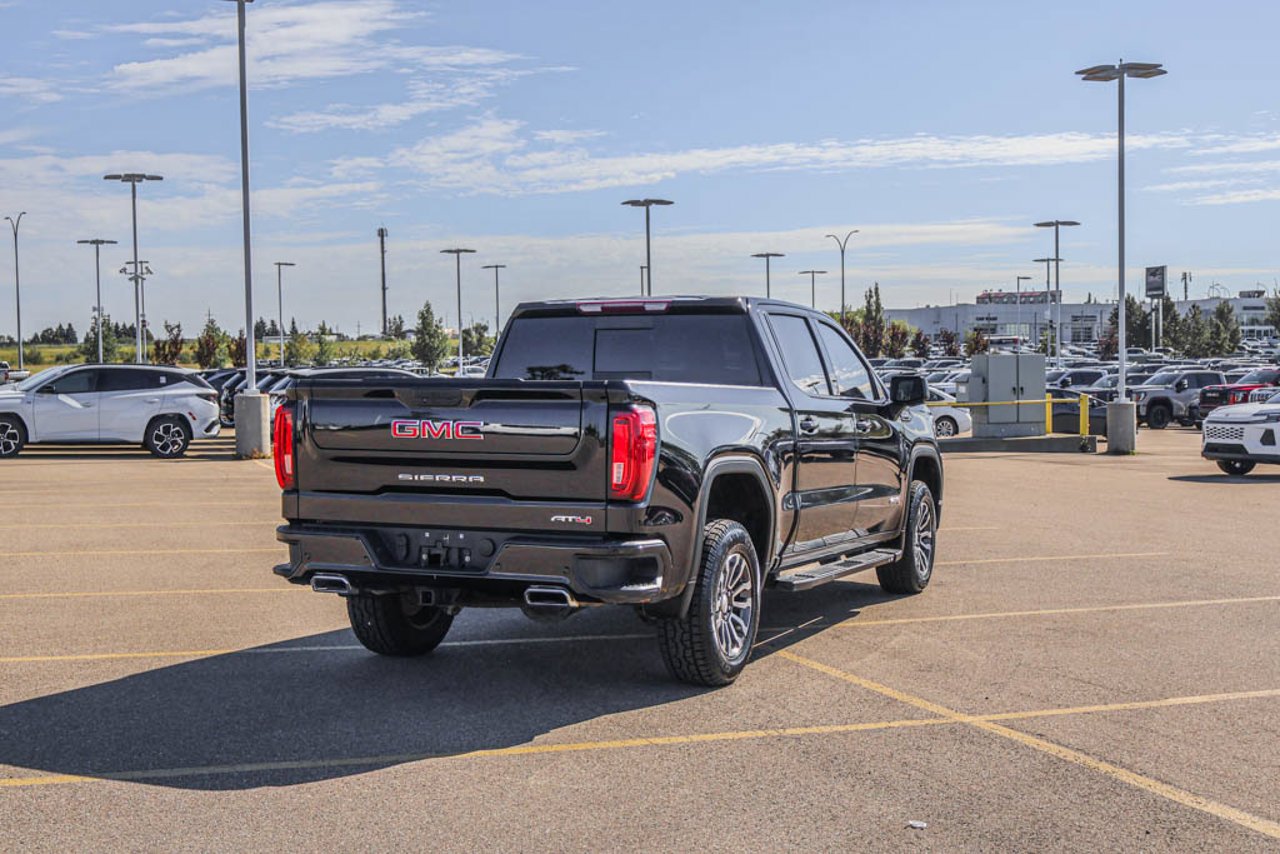 2022 GMC Sierra 1500 Limited 4WD Crew Cab 147 AT4 Black Sherwood Park - photo #8