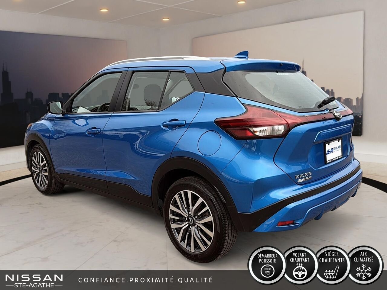 Nissan Kicks Play SV | 1 PROPRIÉTAIRE | JAMAIS ACCIDENTÉ | BANCS CHAUFFANTS | VOLANT CHAUFFANT 2025 Bleu Sainte-Agathe-des-Monts - photo #4